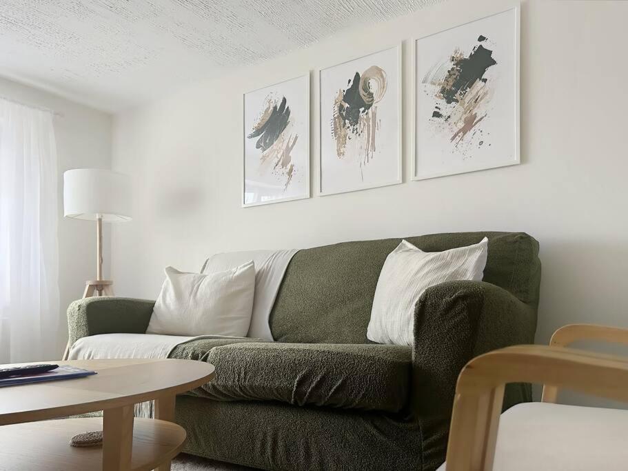 Private Guest House - Double Bedroom, En-Suite And Workspace With Private Entrance, First Floor With No Lift And No Full Kitchen Leicester Extérieur photo