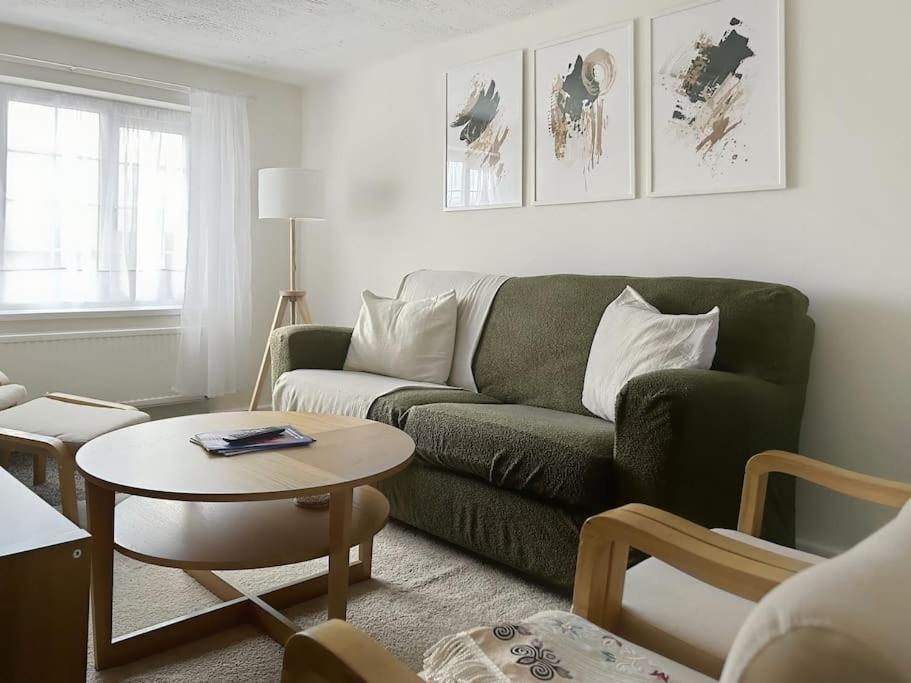 Private Guest House - Double Bedroom, En-Suite And Workspace With Private Entrance, First Floor With No Lift And No Full Kitchen Leicester Extérieur photo